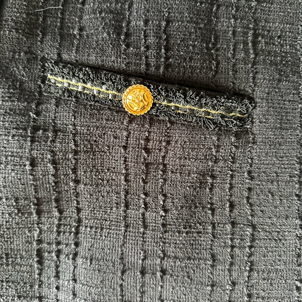 Blazer - Picture 3 of 9